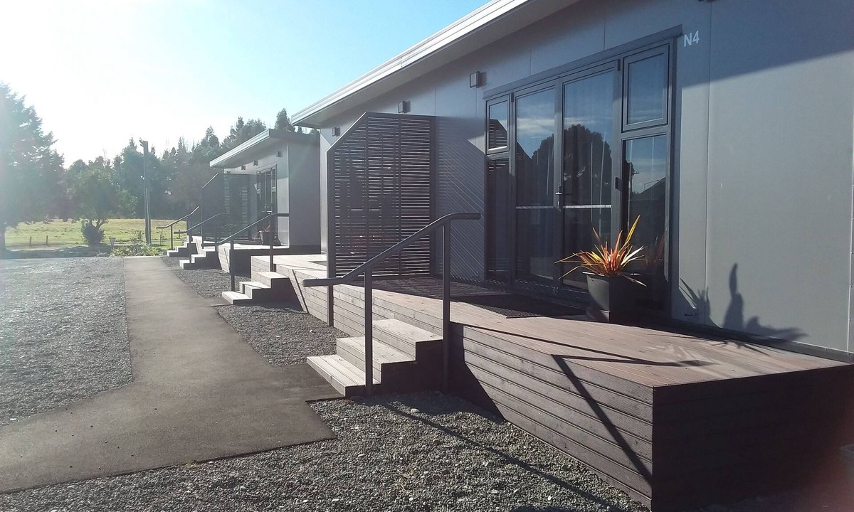 Kaiapoi Hotel | Pine Lake View Lodge