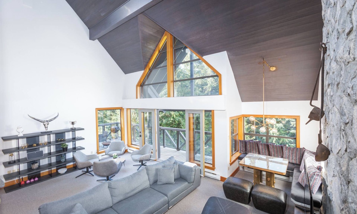 Upper Village House | Pinnacle Ridge 6 - Ski in Ski out, Private Hot Tub, Gym, Wood Fireplace