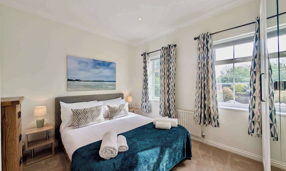 Pinner South House | Pinner Gem: Quiet Home with private garden