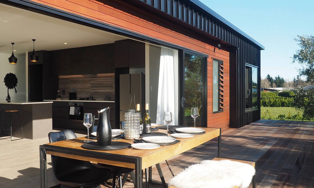 Martinborough Cottage | Pinot Longbox - Martinborough Holiday Home