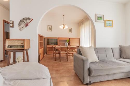 Cuasso Al Monte Apartment | Podere La Pumeta Elleboro