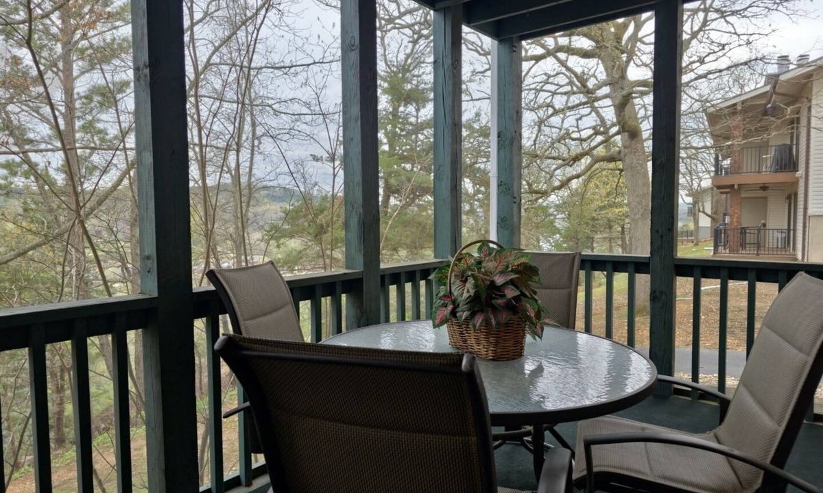 Table Rock Condo | Pools~Screened-In Deck~Dog-Friendly~2 King Beds