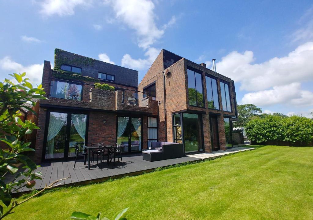 Arundel Apartment | Portreeves
