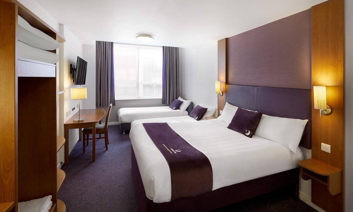 Coventry Hotel | Premier Inn Coventry South - A45