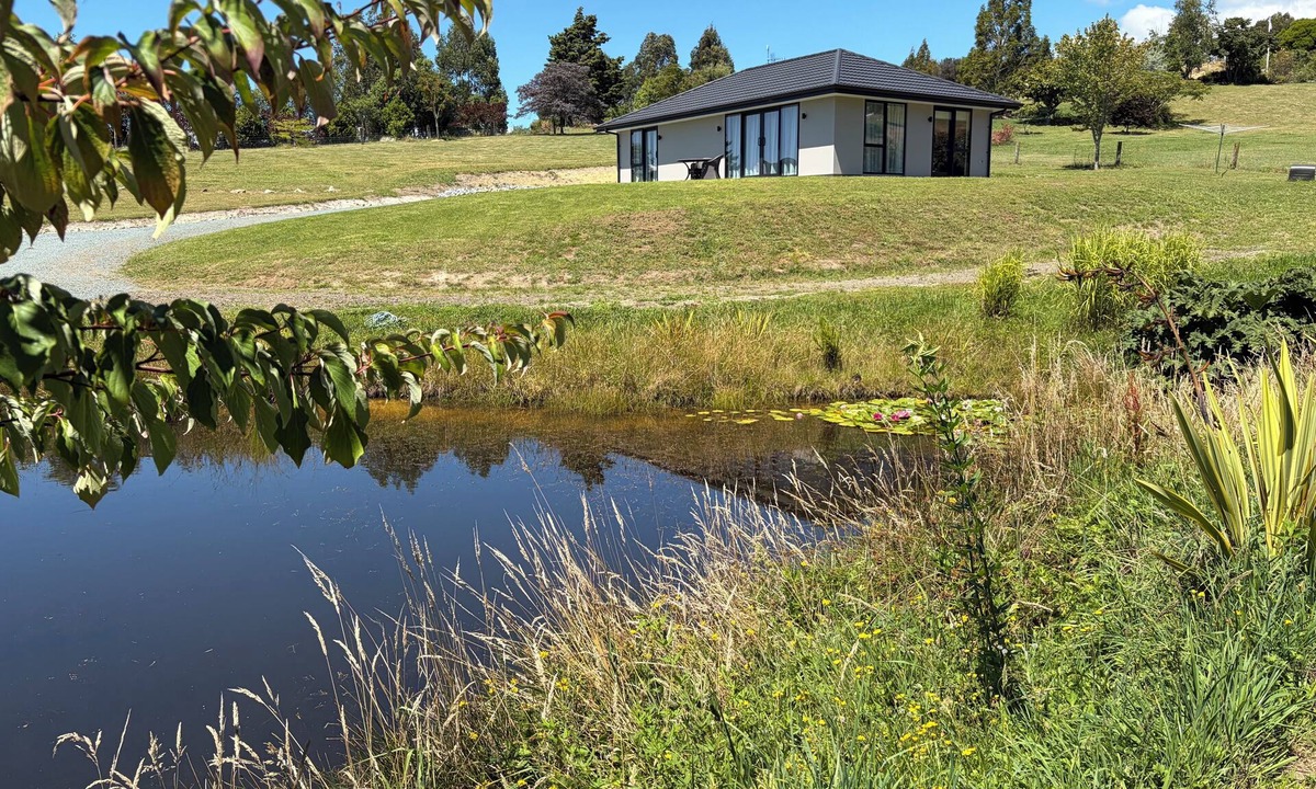 Redwood Valley House | Private attractive single story villa, sleeping 4 people.