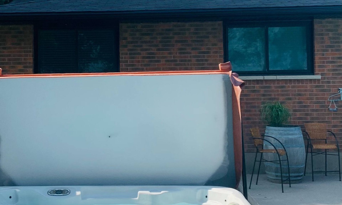 Niagara-on-the-Lake Other | Private home, hot tub, in-ground pool, vineyard views.