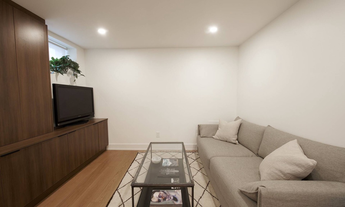 Broadview North House | Private Modern Oasis in Toronto