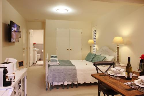 Hope Apartment | Private Studio at Judi's Place