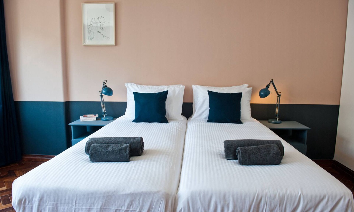 Santo Antonio Apartment | Prosecco Lifestyle in Lisbon by Misha's Place (4B)