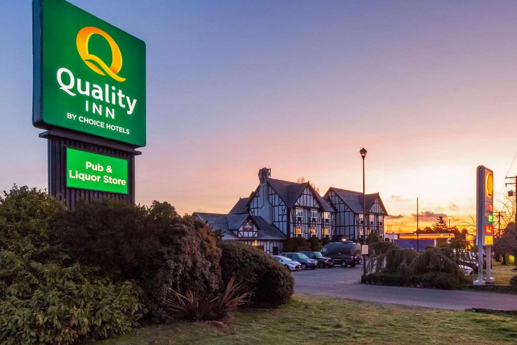 Saanichton Hotel | Quality Inn Waddling Dog