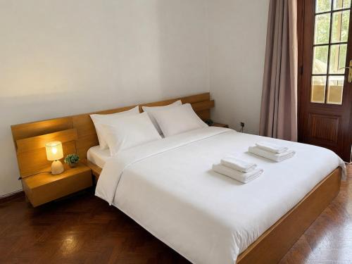 Amadora Apartment | Quarto confortável em apartamento familiar