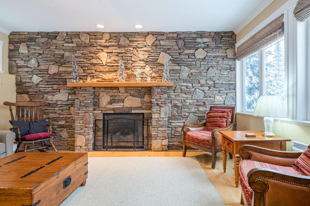 Silver Star Mountain House | Queen of The Knoll