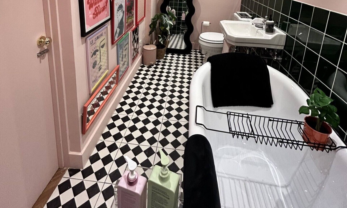 Seafront Apartment | Quirky Basement Studio 5 min walk from Brighton Pier, in the heart of the Lanes!