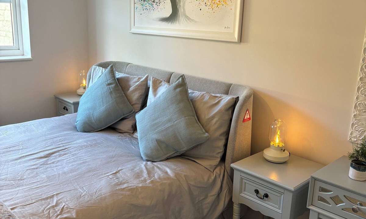 Bicester House | Redwing RetreatnA stylish escape steps from the shops