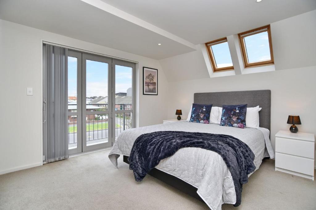 Riccarton House | Regents 94 - Christchurch Holiday Homes