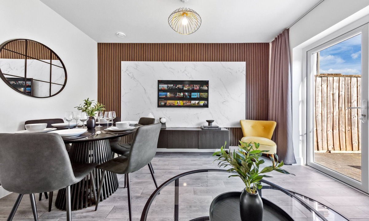 Enfield Highway House | Relax & Recharge+Spacious 4BR+Ideal for Families