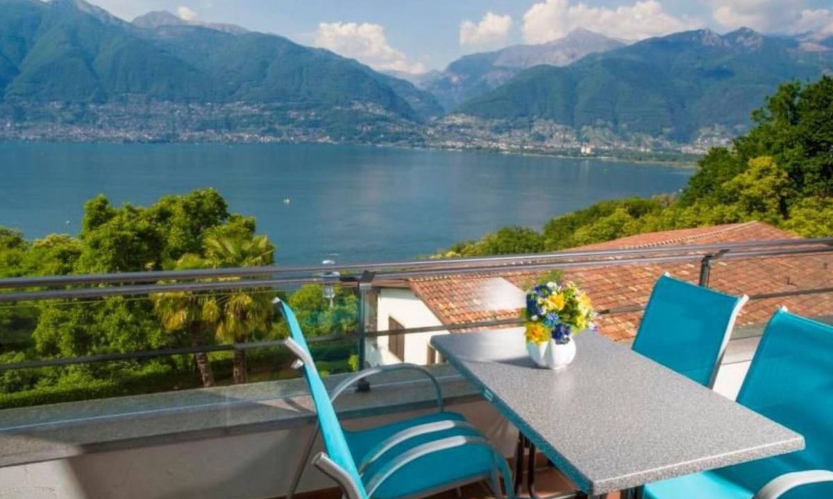 Vira Apartment | Residenza Viramonte - Casa Cecilia, Wohnung 24 by Interhome