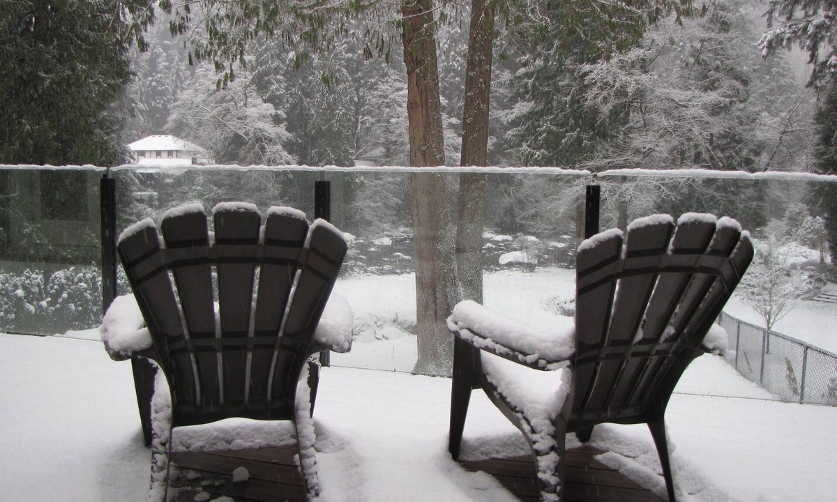 District of North Vancouver Bed & Breakfast | Riverfront Bed and Breakfast
