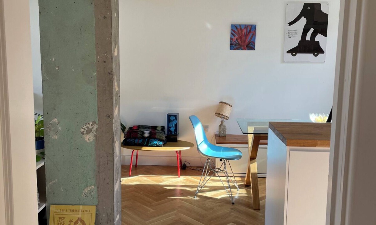 Upper Clapton Apartment | River facing Designer East London Flat - Pet Friendly and peaceful!