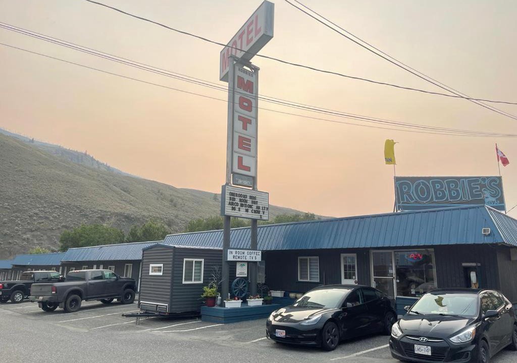 Cache Creek Hotel | Robbie's Motel