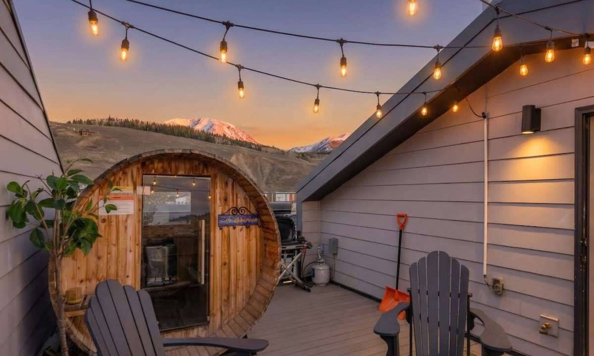 Silverthorne House | Rooftop Sauna Hideaway - Mtn Views, Fireplace