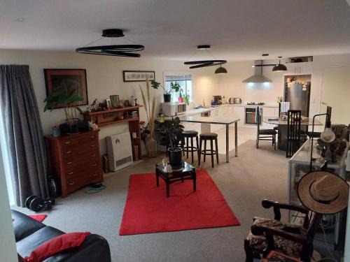 Seatoun House | Room C Flat 2 33a Ventnor Street Seatoun