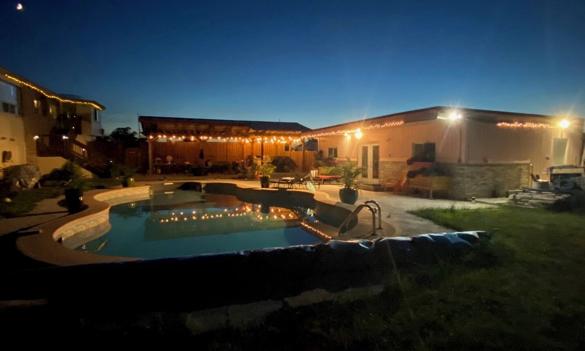 Lincoln Bed & Breakfast | Royal BnB #1 w/private attached bath and kitchenette. @Royal DeMaria's Winery