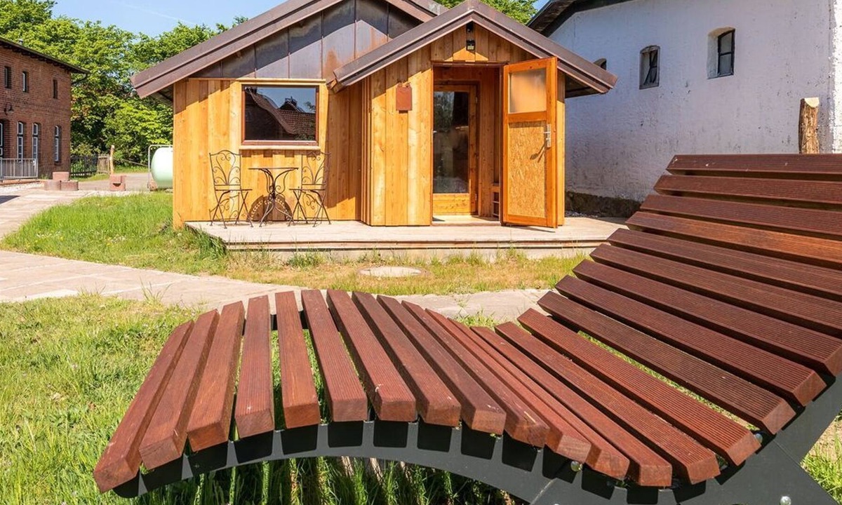 Dobbin-Linstow House | Rustikales Häuschen Hund Garten Natur pur - Haferkiste