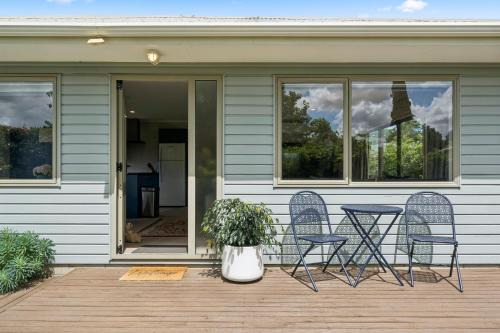 Martinborough House | Sackville Sunshine - Martinborough Holiday Home