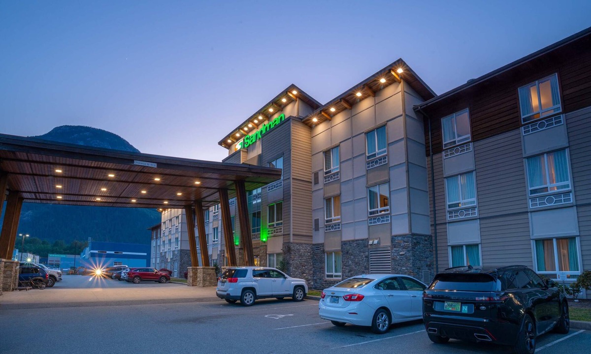 Squamish Hotel | Sandman Hotel & Suites Squamish