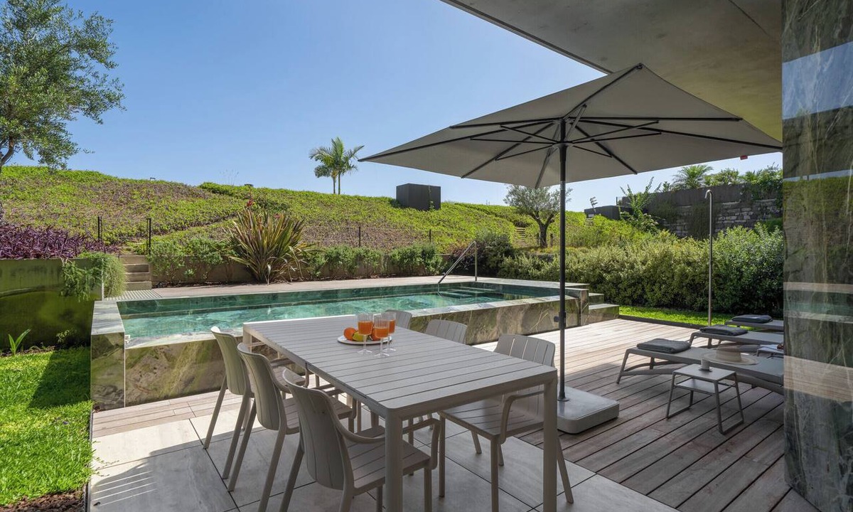 Sao Martinho Apartment | Savoy Monumentalis IX – Luxury & Private Pool