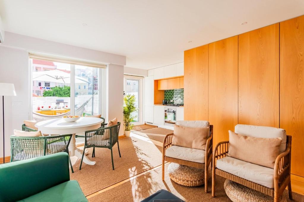 Sao Joao de Deus Apartment | @ShôLubi - Charming, Quiet & Cozy!