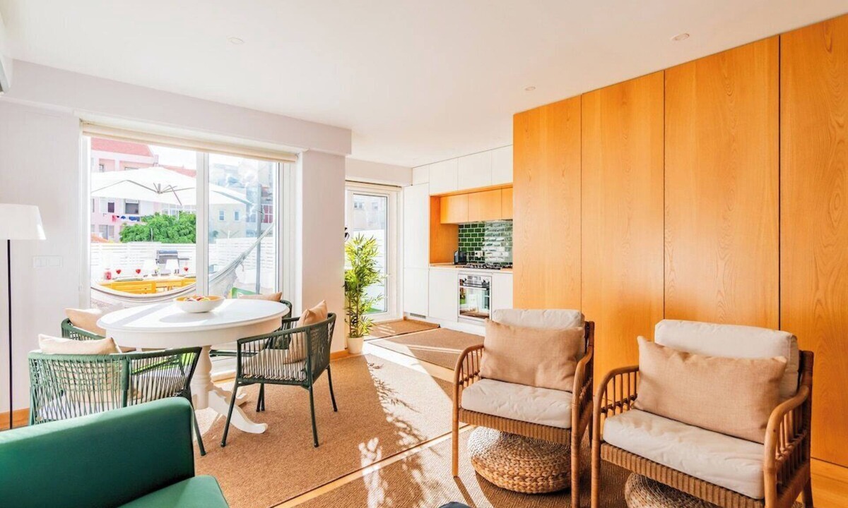 Sao Joao de Deus Apartment | @ShôLubi - Charming, Quiet & Cozy!