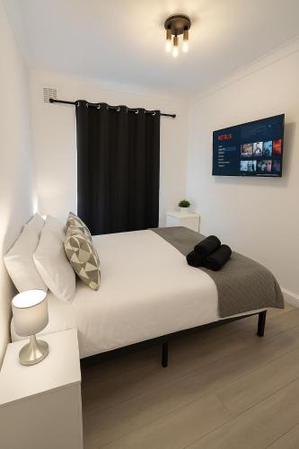Seven Sisters Bed & Breakfast | Shalom Stay London