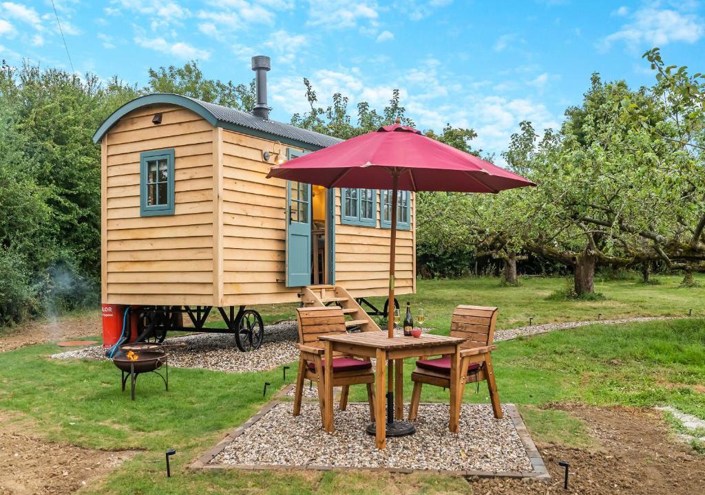 North Weald House | Shepherd's Retreat