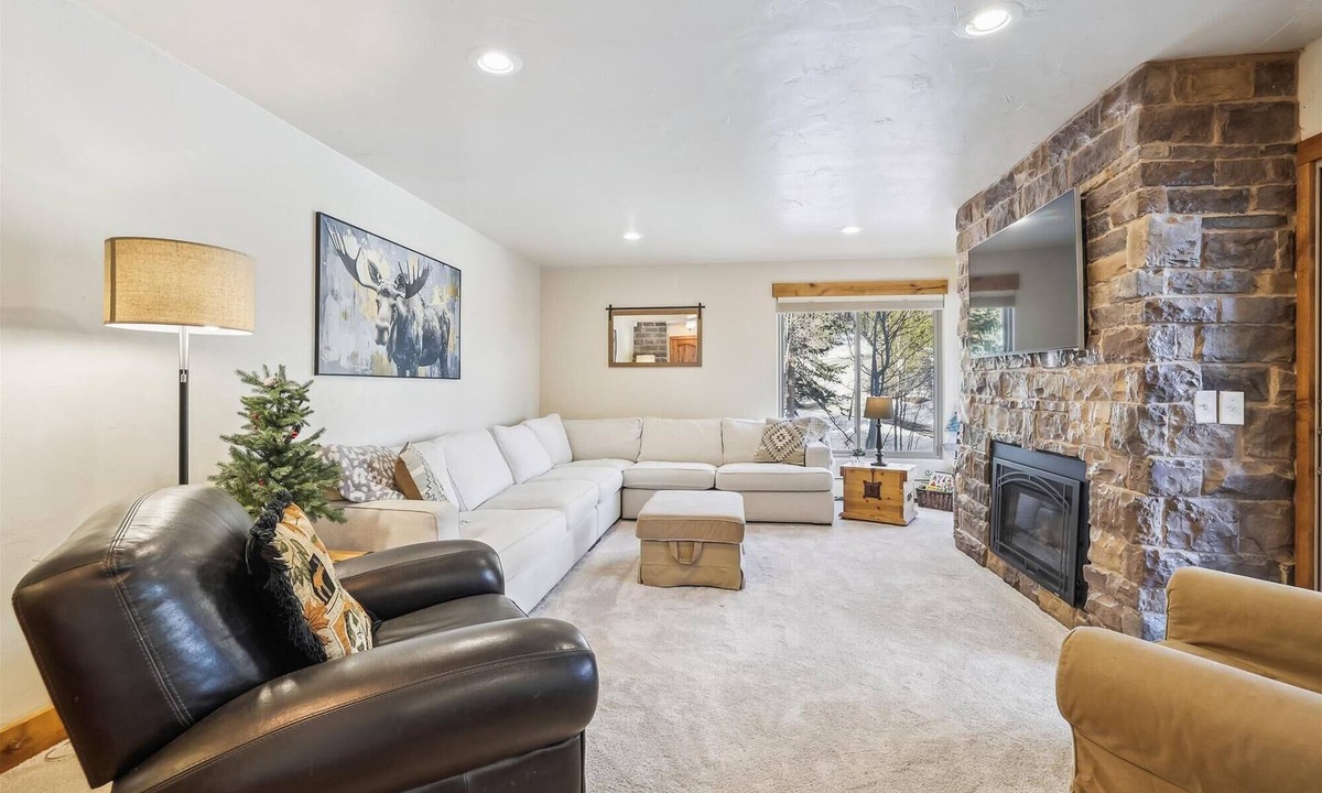 Peak 8 Condo | Ski Watch 329 :Onsite Hot Tubs - Peak 8 Breckenridge!