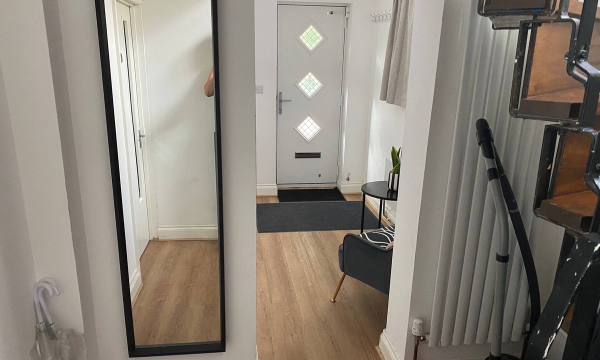 George Green Apartment | Slough - Sleeps 3 - Petfriendly - Riverside - Bay