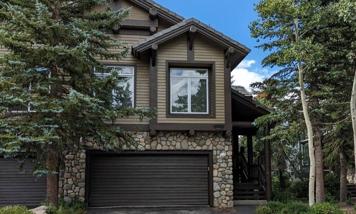 Mammoth Lakes House | Snowcreek Mammoth Mountain & Golf Course View Home. Family & Pet-Friendly!