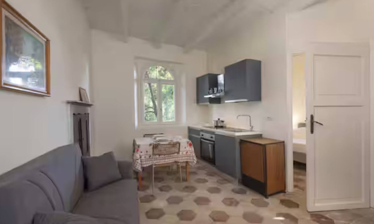 Albavilla Apartment | Sole Apartment - Historic Villa, Lake Como