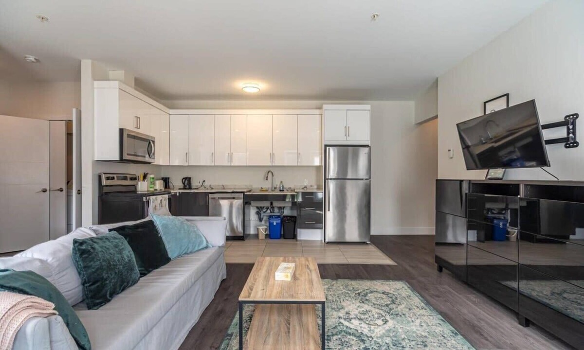North End Apartment | Sophisticated apt with AC