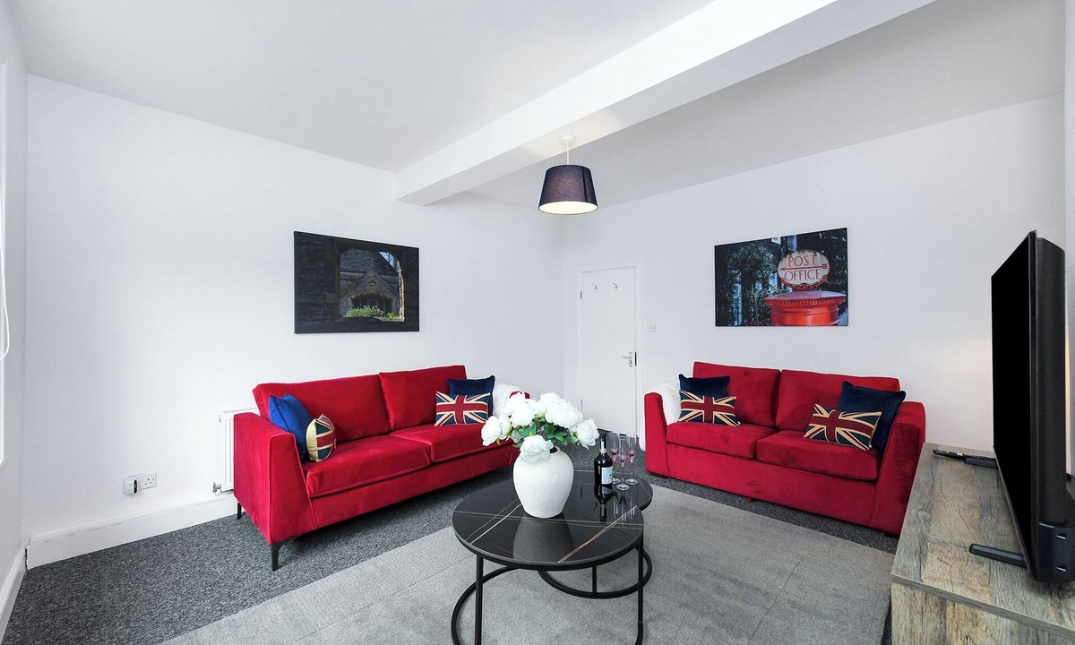 Southwell Apartment | Southwell 3Bed | Near Racecourse & Dog-Friendly