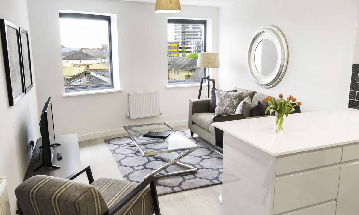Stepney Green Apartment | Spacious 2-Bedroom Executive Apartment – Ideal for Business Travellers