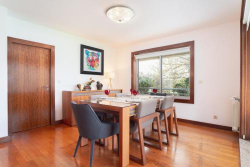Lordelo do Ouro e Massarelos Apartment | Spacious 2BR Apt with Free Parking in Porto