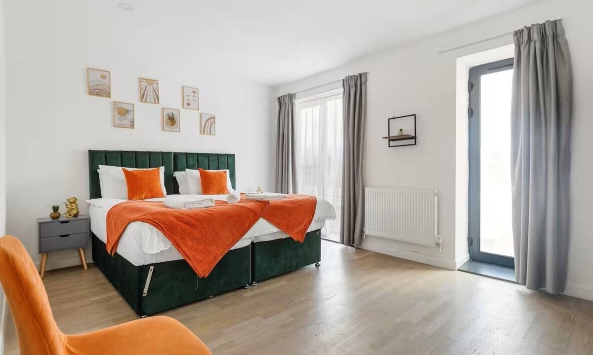 Canning Town South House | Spacious 3-Bed Home Near ExCeL London