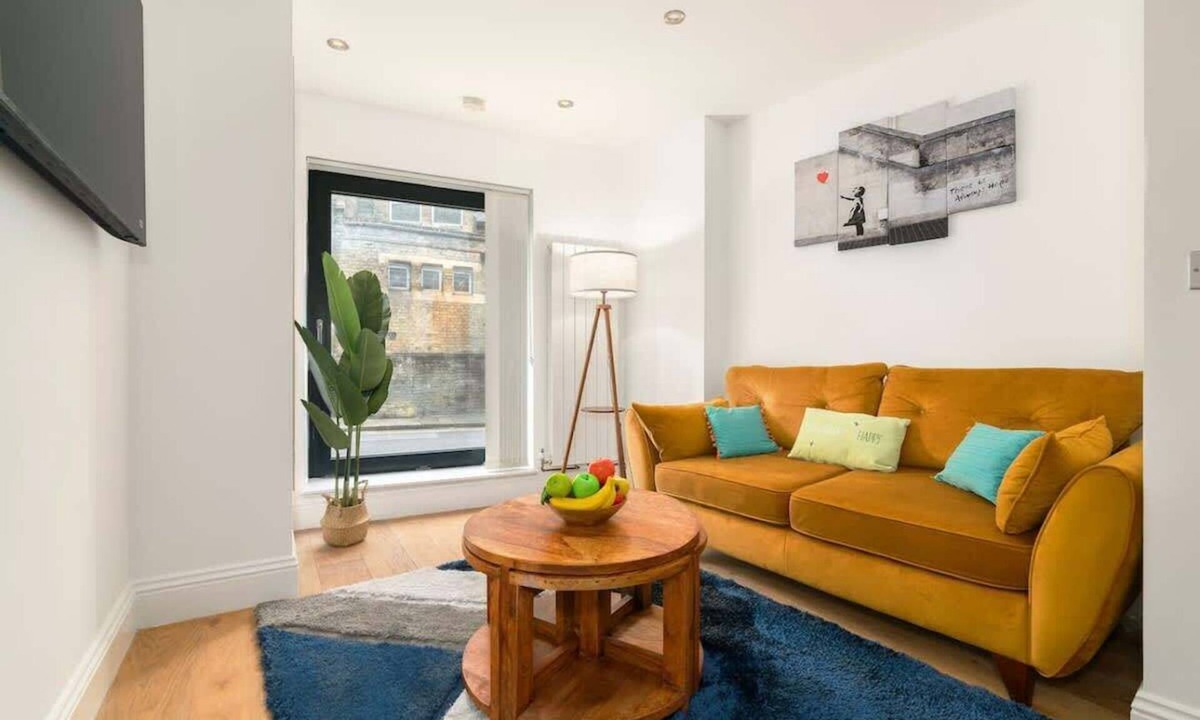 Weavers Apartment | Spacious 3BR, 2 Bath Apartment w/Balcony Sleeps 6