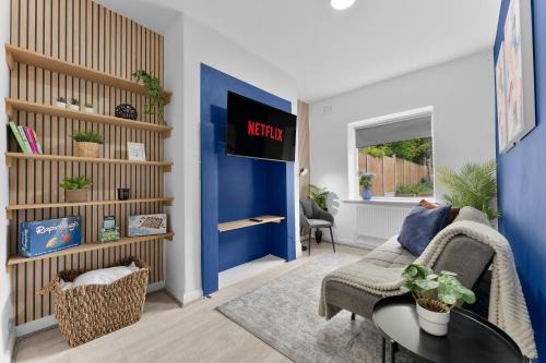 Harringay Apartment | Spacious 3BR 2Bath Flat Sleeps 7 in Finsbury Park