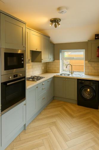 Beeston Apartment | Spacious and cosy 4 Bed House in Beeston