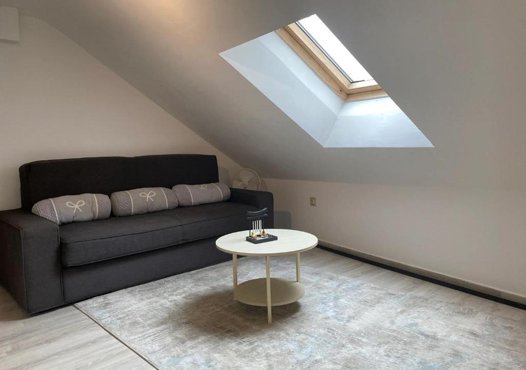 Roux Apartment | Spacious apartment in Charleroi 100 m² with parking 5 ppl