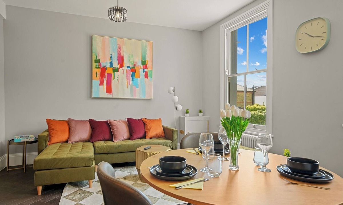 Leabridge Apartment | Spacious Apartment in Homerton, Hackney - Pass the Keys