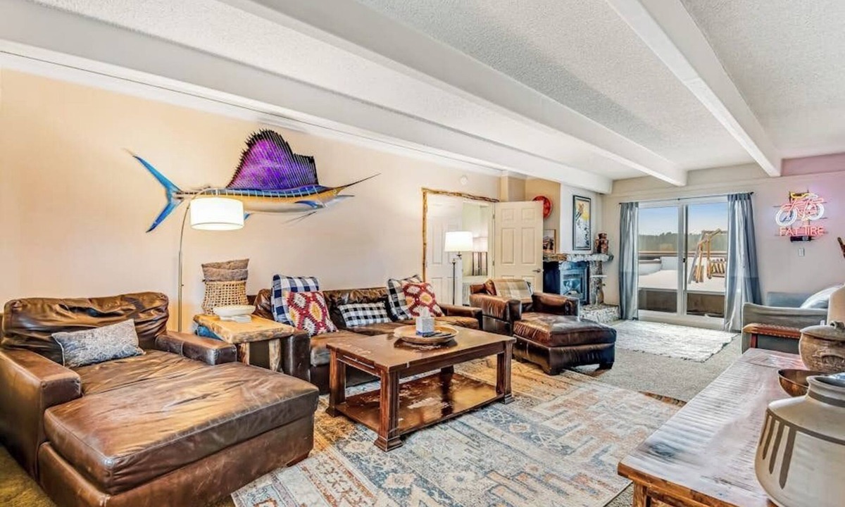 Warrior's Mark Condo | Spacious condo with hot tub, pool, sauna - bus to town/slopes